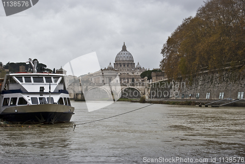 Image of San Pietro and the Tiber