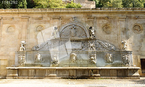 Image of Pilar de Carlos V: fountain in Granada