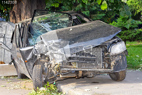 Image of Head on collision