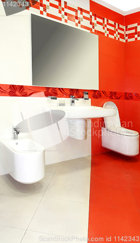 Image of Red loo