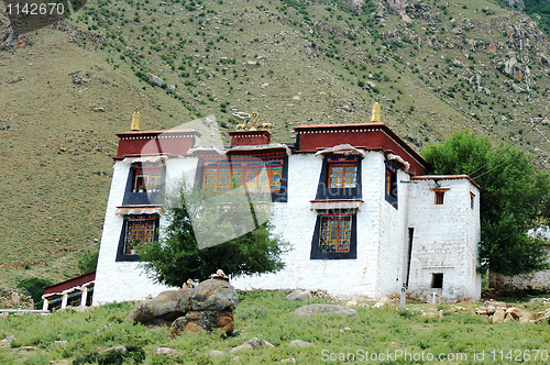 Image of Tibetan lamasery in Lhasa