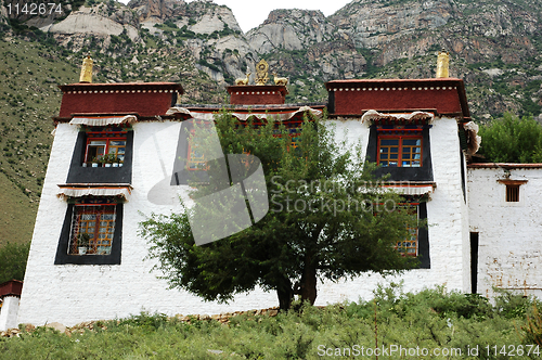 Image of Tibetan lamasery in Lhasa