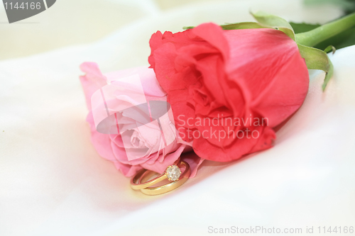 Image of wedding set and roses