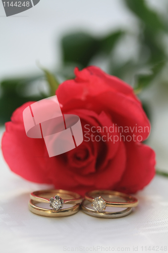 Image of Double wedding set and a rose