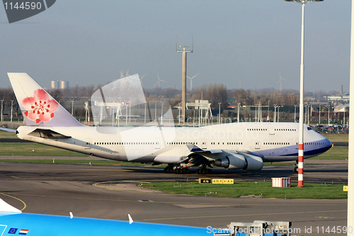 Image of plane on its way to the runway