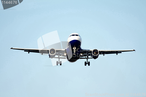 Image of Plane approaching runway