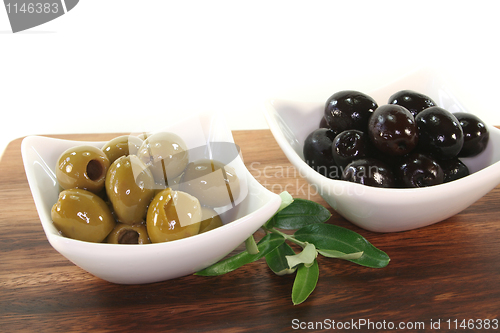 Image of black and green olives