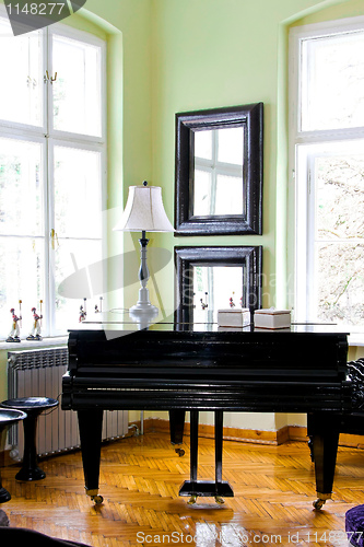 Image of Black piano