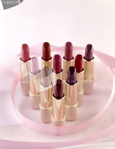 Image of red lipstick