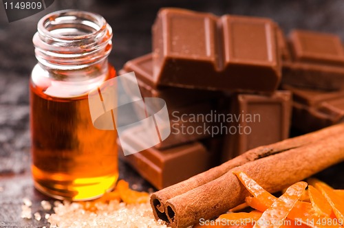 Image of chocolate with orange and cinnamon