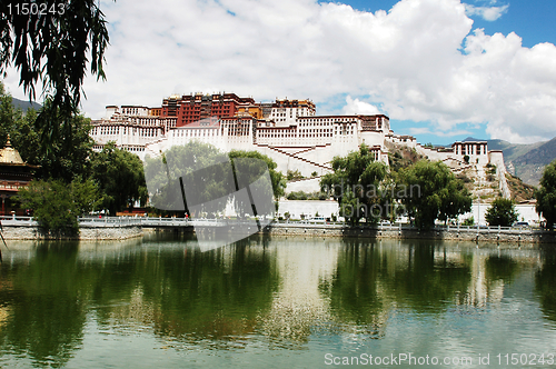 Image of Potala Palace in Lhasa Tibet