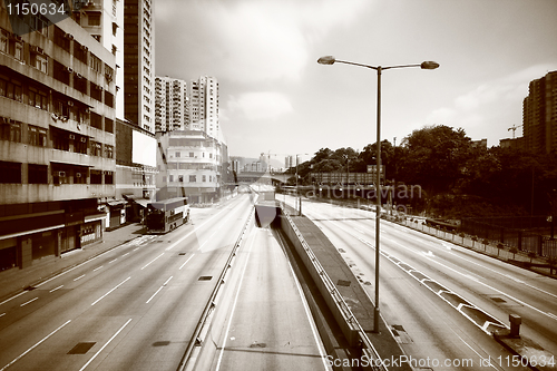 Image of highway and no car