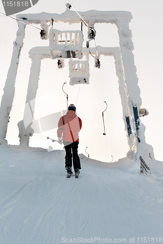 Image of Man skiing
