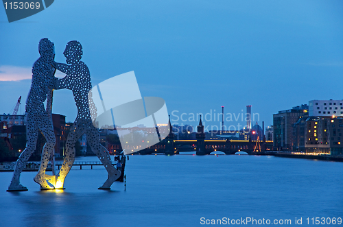 Image of molecule men berlin