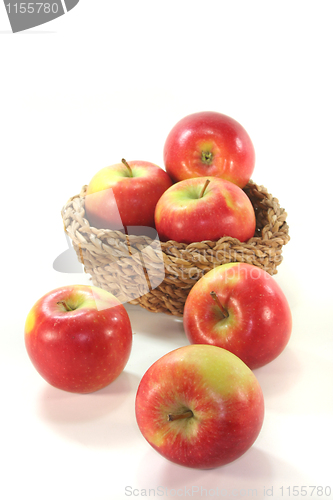 Image of Apples in the basket