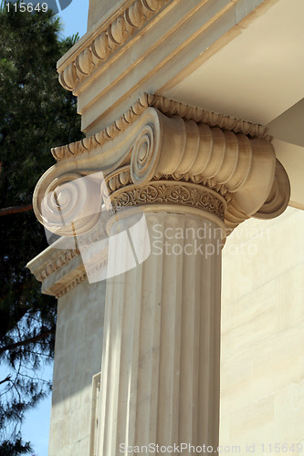 Image of Ionic column