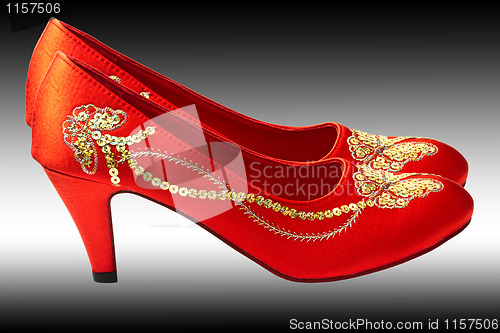 Image of Chinese embroidered wedding shoes