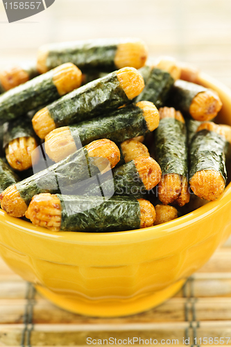 Image of Rice and seaweed crackers Nori Maki