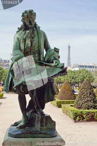 Image of Statue in a garden at the Cathedral of Invalids