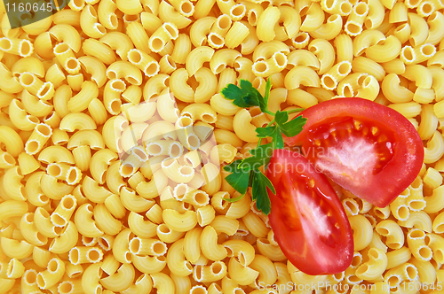 Image of Pasta with tomato and parsley