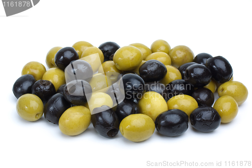 Image of Some green with pit and black pitted olives