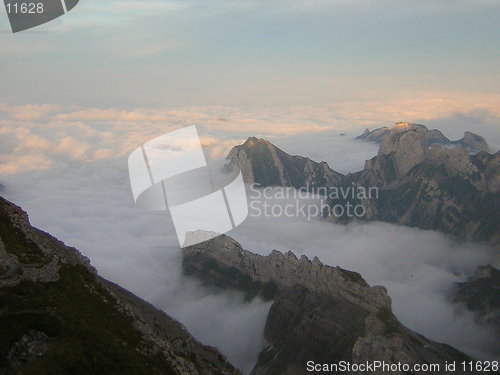 Image of cloudy mountain