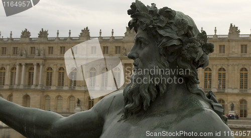 Image of palace of versailles statue