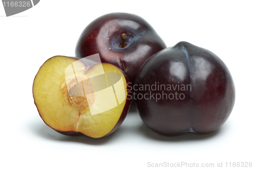 Image of Plums (whole and half)