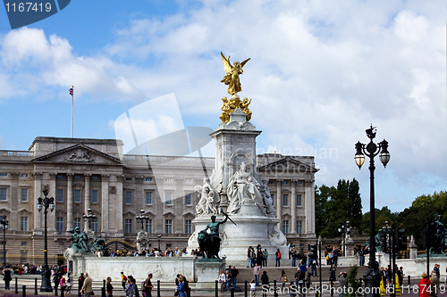 Image of Victoria Memorial in London