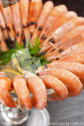 Image of shrimps with lemon