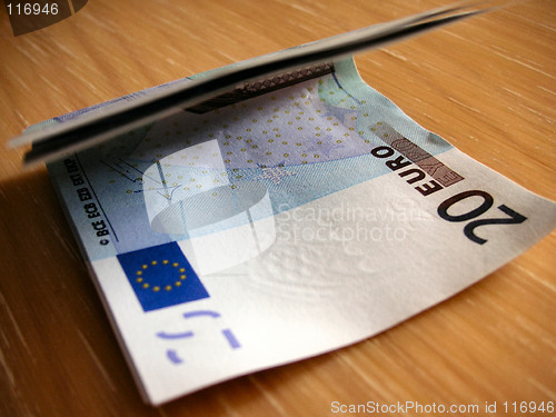 Image of 20 euro notes on a table