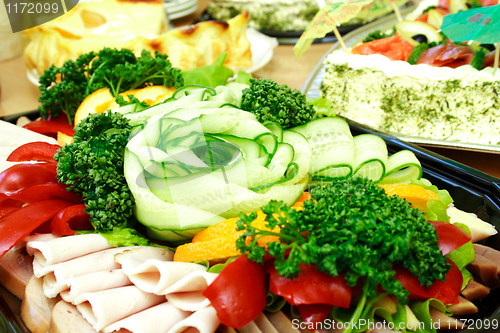 Image of Close view of sliced vegetable and ham