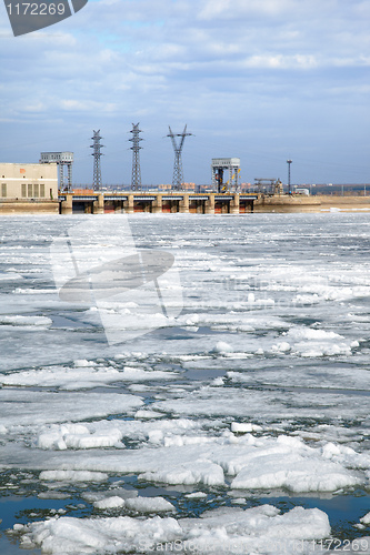 Image of Ice drift and hydropower station