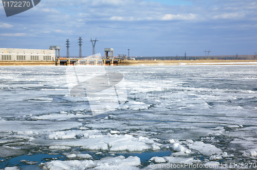 Image of Ice drift and hydropower station