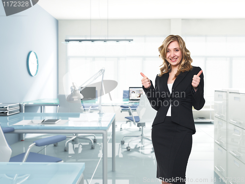 Image of woman thumbs up