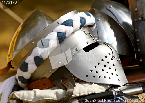 Image of image of ancient helmet