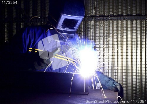 Image of fine image of welder of work 01