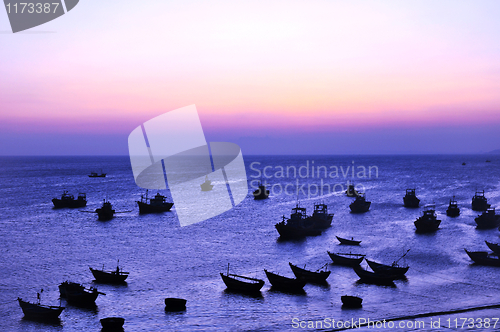 Image of Boats at bay