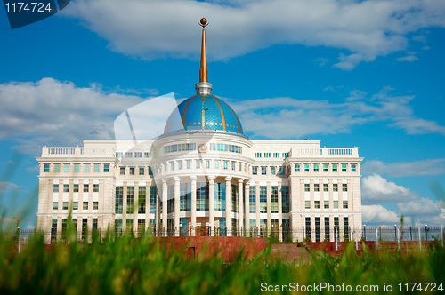 Image of President palace.