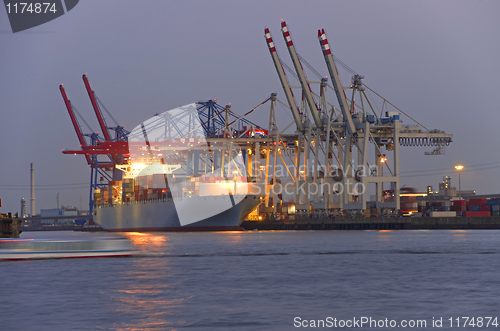 Image of container ship hamburg