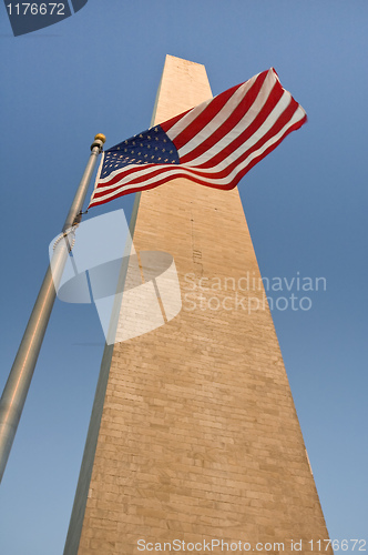 Image of obelisk and flag