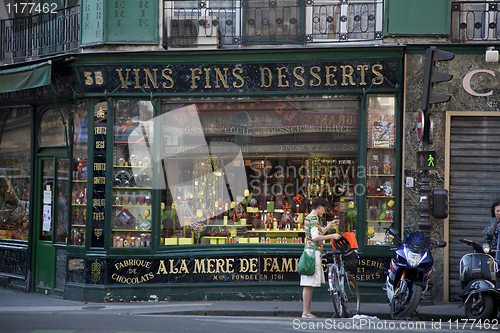 Image of Facade of chocolate shop Paris