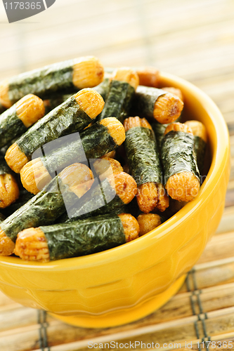 Image of Rice and seaweed crackers Nori Maki