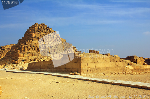 Image of small egypt pyramid in Giza