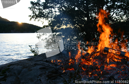 Image of Midsummer bonfire.