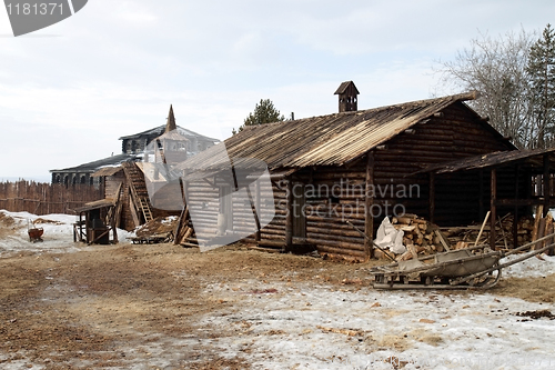Image of Yard coast-dweller