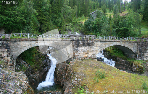 Image of Old bridge.