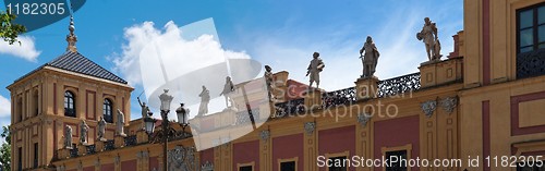 Image of Statues on facade of palace in Sevilla, Spain