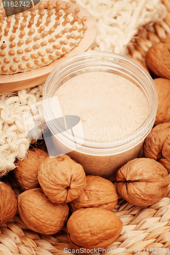 Image of walnut body scrub