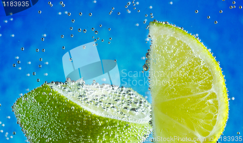 Image of lime in the water